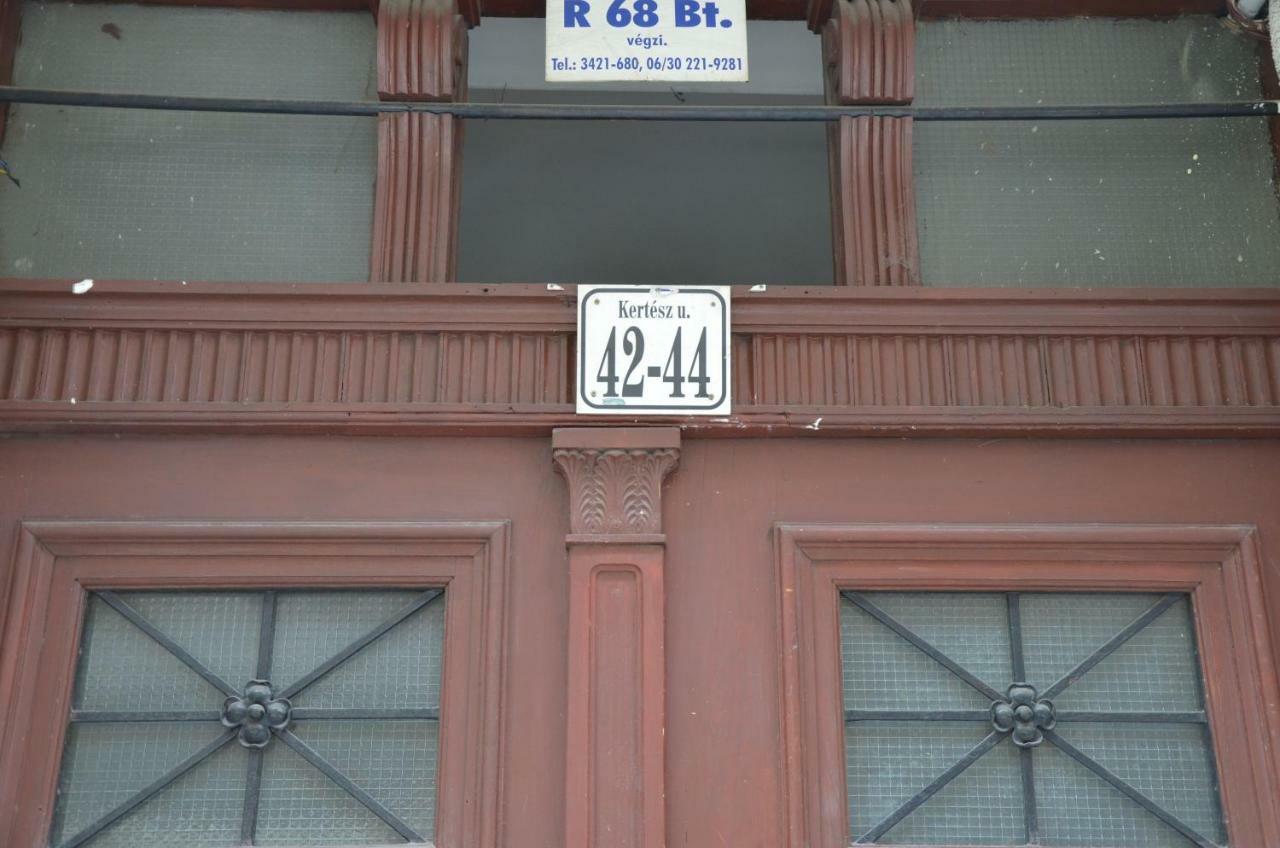 Petra'S Tranquil Nest In Downtown בודפשט מראה חיצוני תמונה